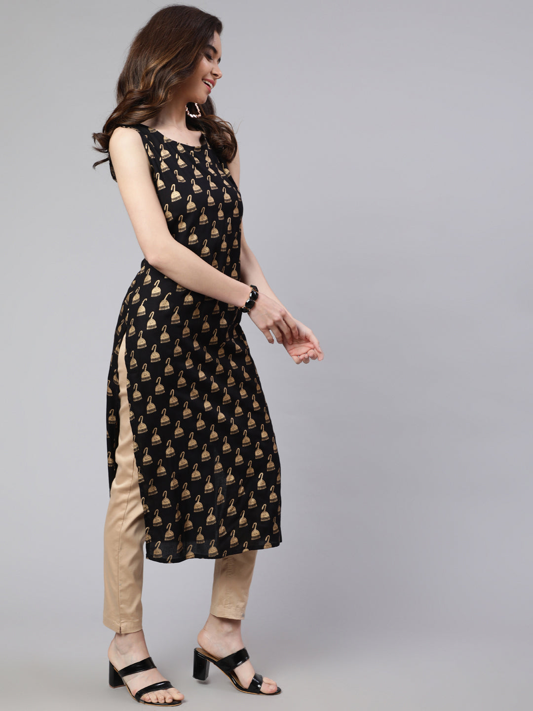 SAK Jaipur Women Printed Rayon Sleeveless Round Neck Calf Length Straight Kurta (Black)