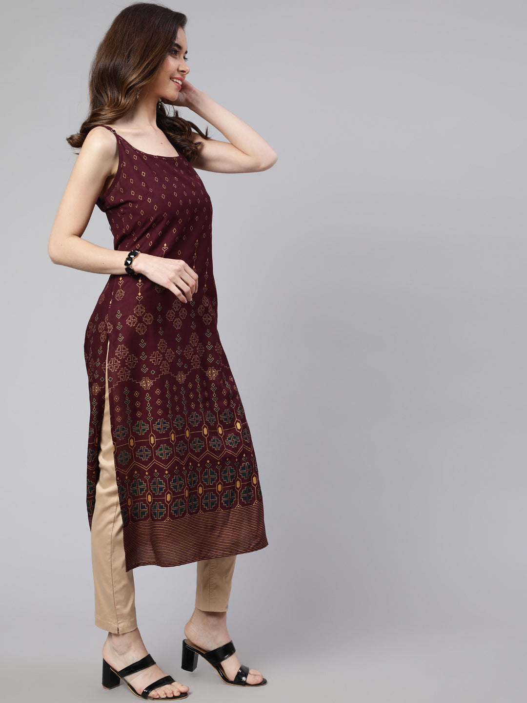 SAK Jaipur Women Printed Rayon Sleeveless Round Neck Calf Length Straight Kurta (Brown)