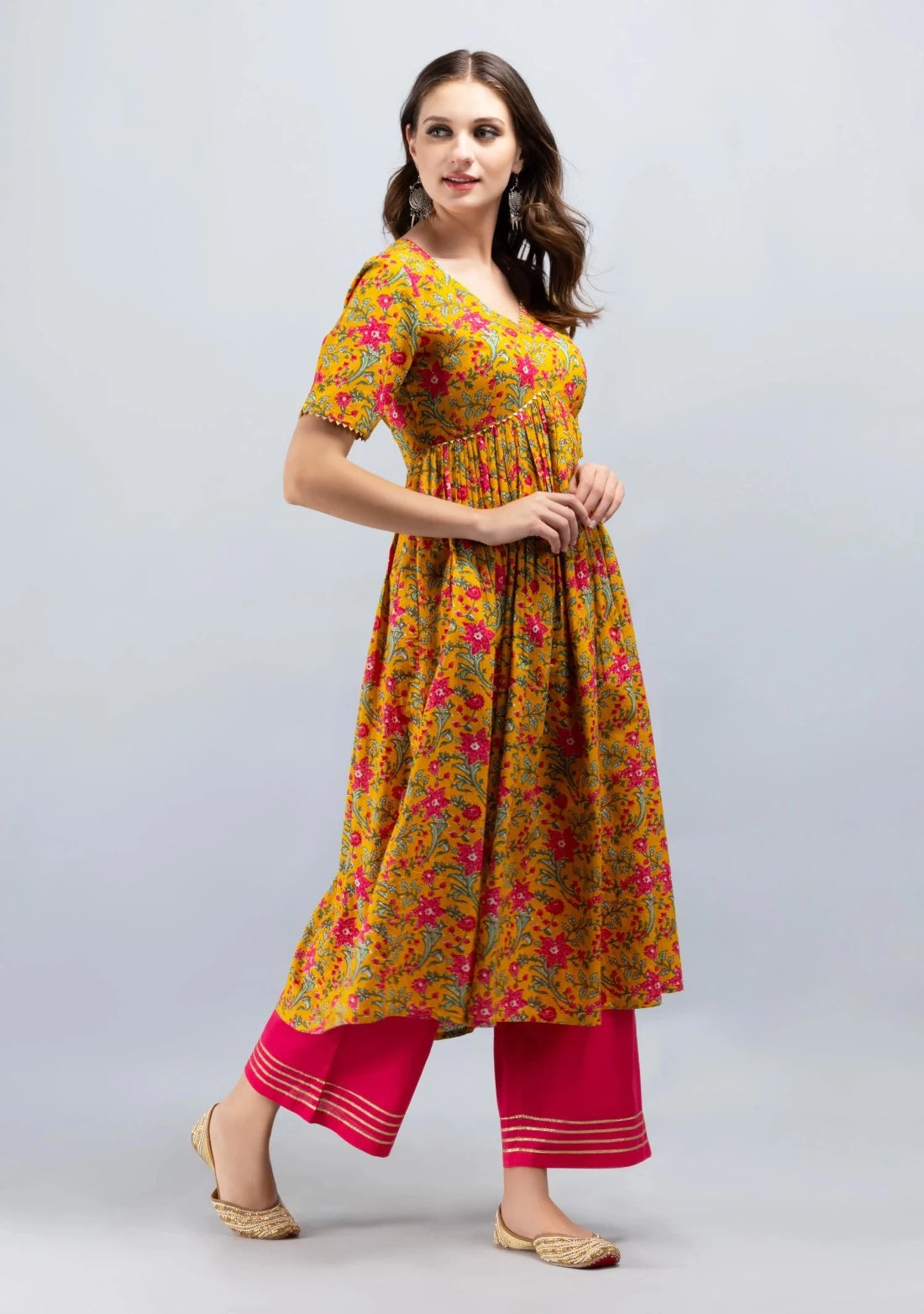 SAK JAIPUR Floral Printed V-Neck Empire Pure Cotton Gotta Patti Kurta With Palazzos